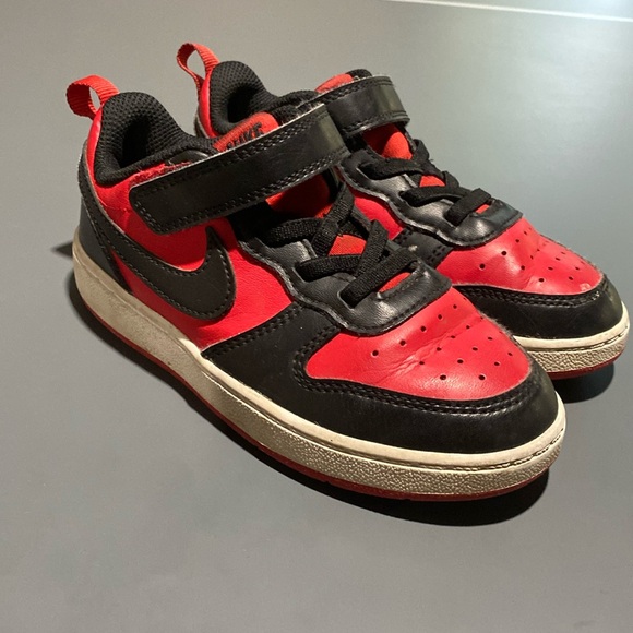 Boys Nike Shoes size 10 - Picture 1 of 8